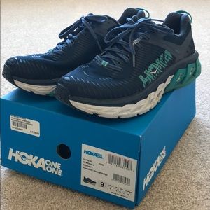 Women’s running shoe